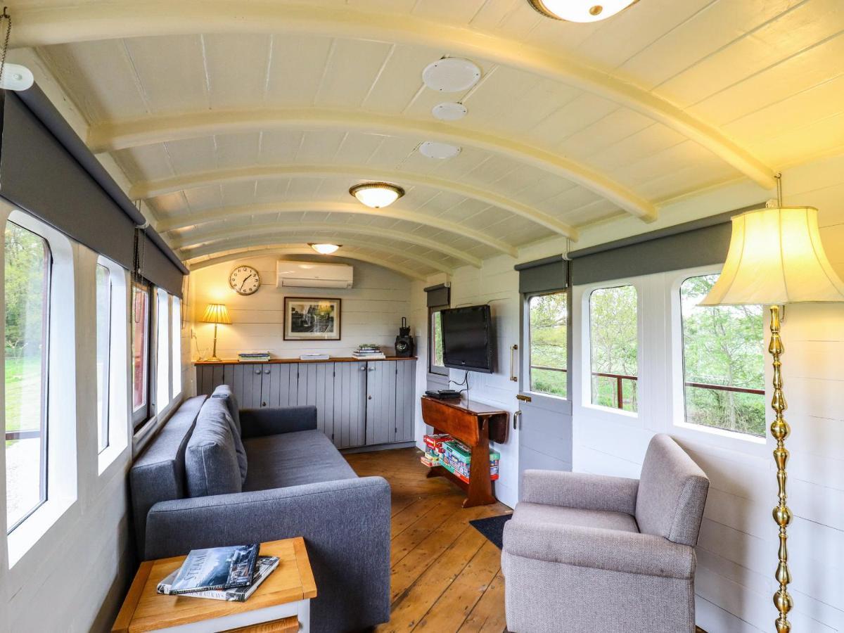 The Carriage At High Barn Heritage Halstead  Bagian luar foto