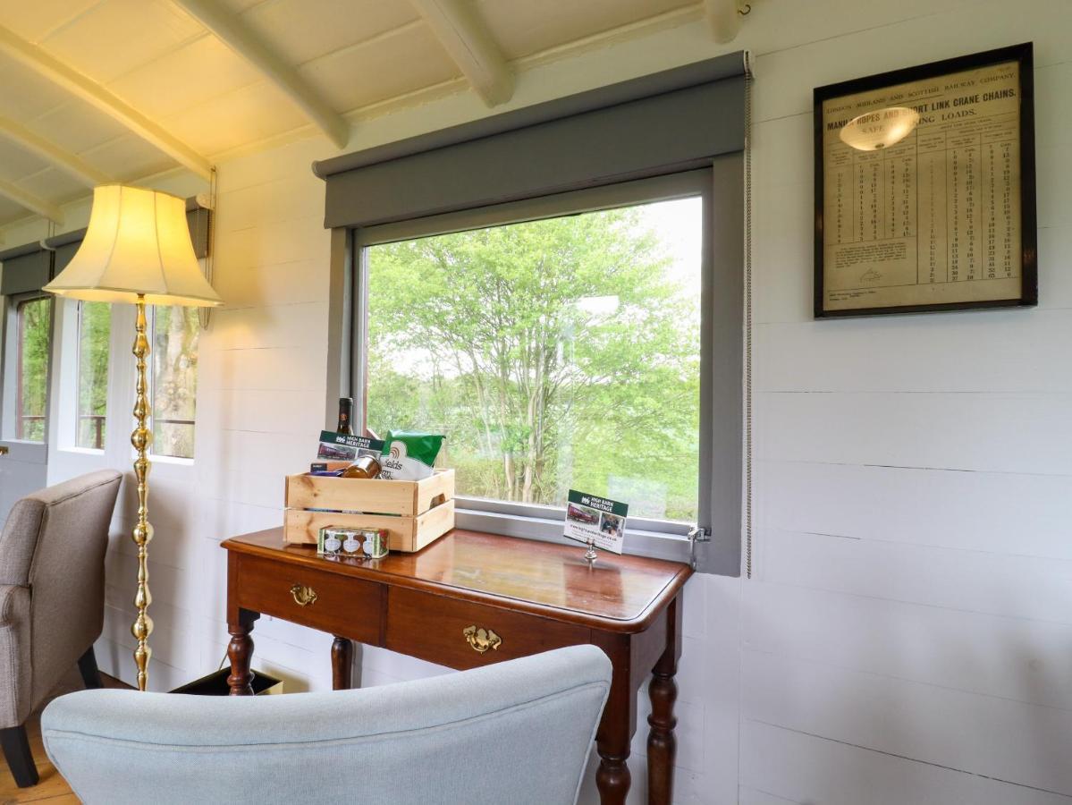 The Carriage At High Barn Heritage Halstead  Bagian luar foto